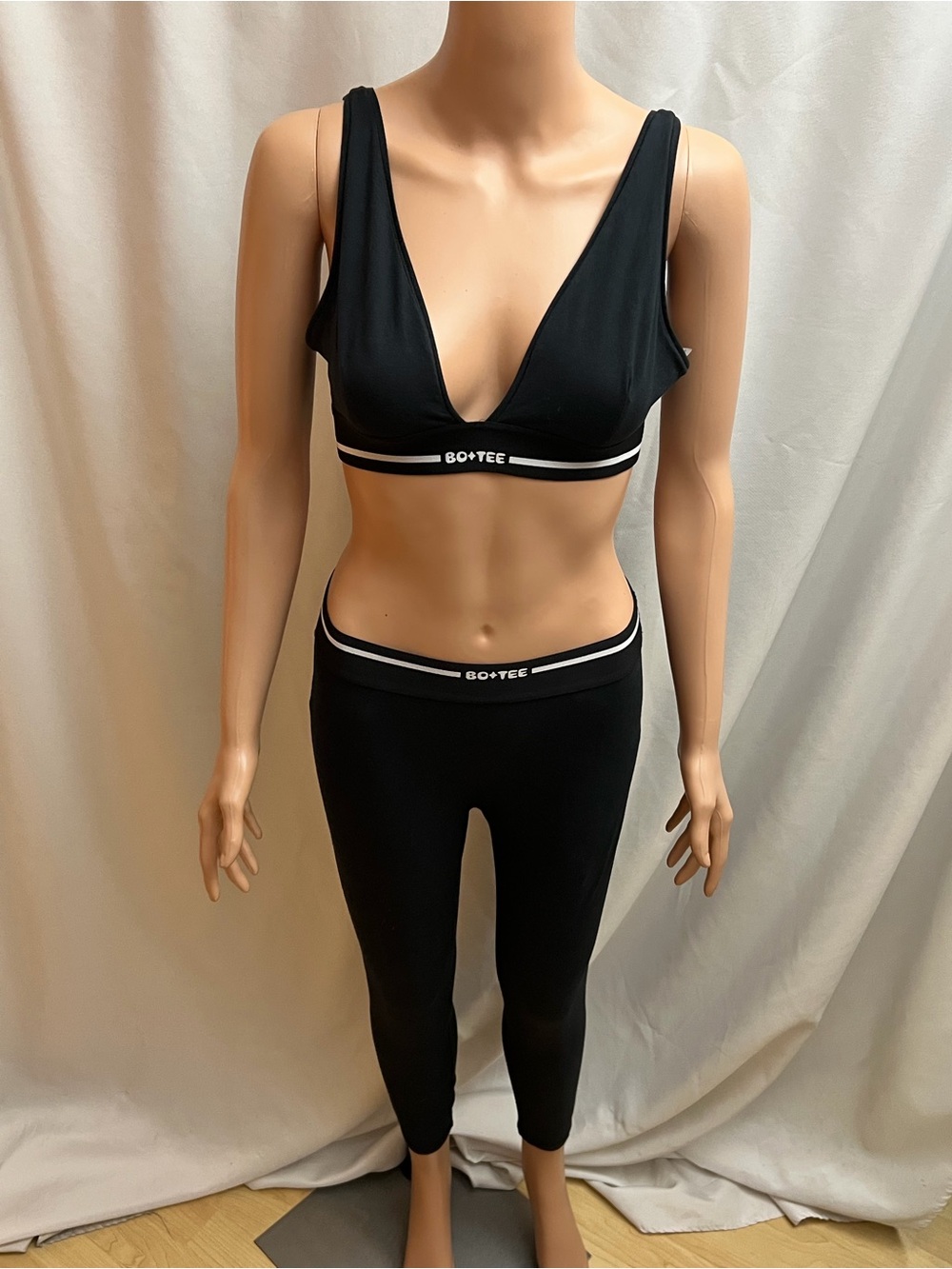Bo+Tee Black Workout Lounge Set Bralette Crop Top Leggings Women’s Medium M